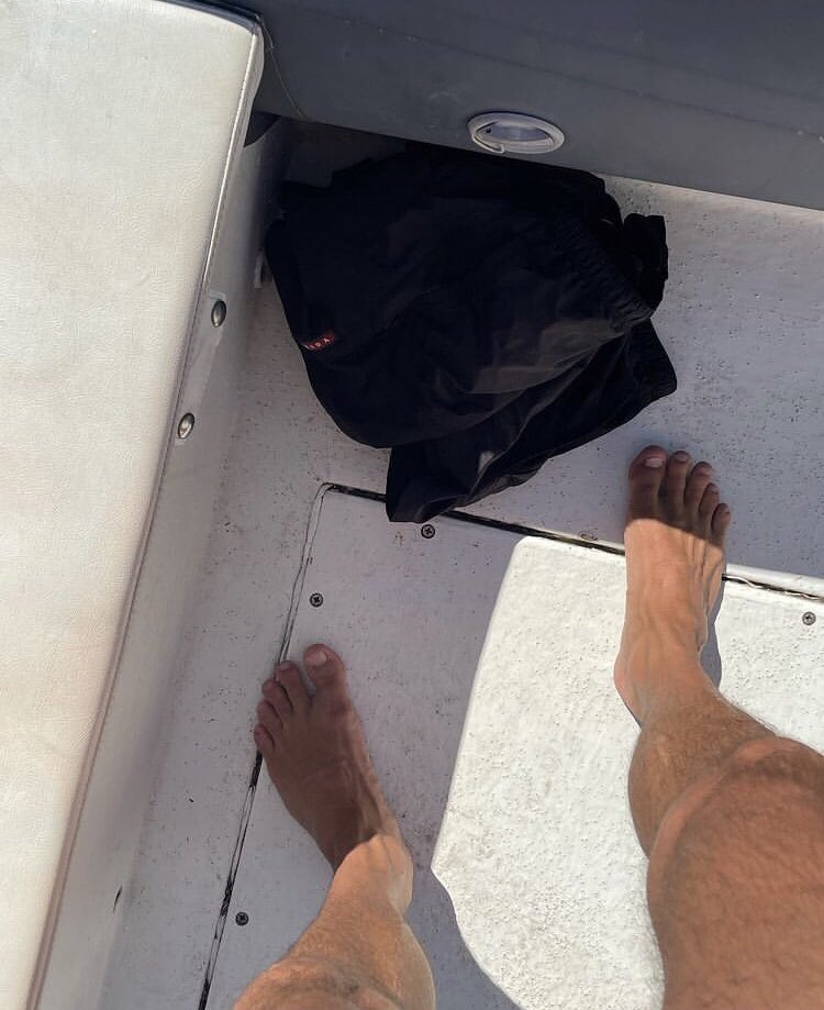 FS3647294200's tweet photo. Prada shorts off and being naked on the boat #naked #feet #public #daddy #feetlover #shortsoff #feetworship #exposed #feetgay #footfestish #feetography #manfeet https://t.co/g3P4AfsxM6