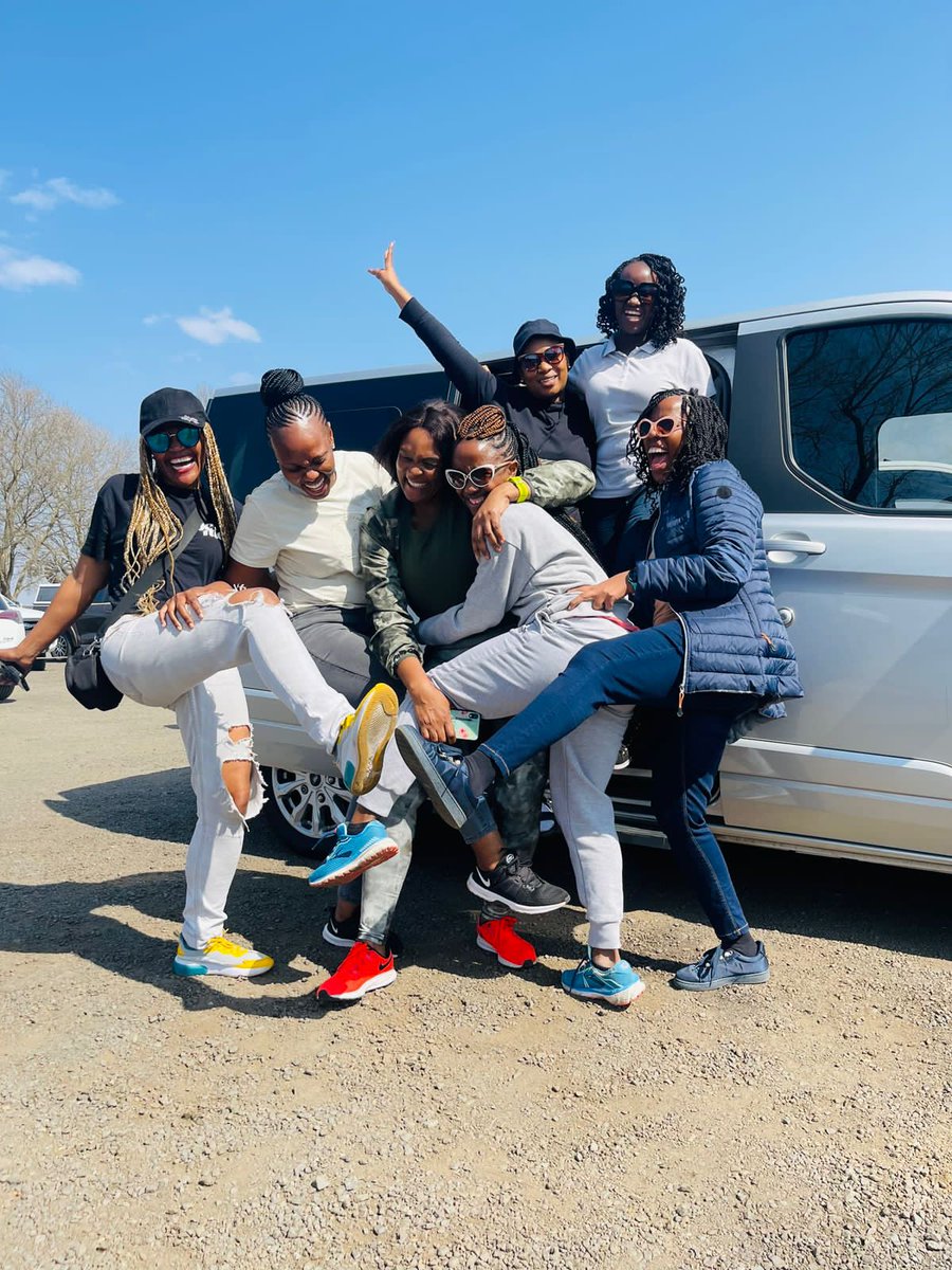 GontseBee's tweet photo. Bekumnandi bafethu angfun ukungasho ✌🏼 to everyone I met for the 1st time, the usual suspects and the strangers that are now part of the movement, let's do it again next year fam ❤👊🏼
#SupportingAboMgijimiWithFord 
#Comrades2022 
#RunningWithTumiSole 
#IssaMovement https://t.co/2DvKhd523v