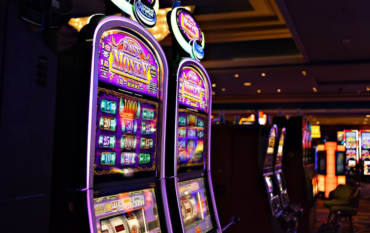 GamblerUnion's tweet photo. Lucky Hit casino is the best place to go if you like to try your luck. You can get a welcome package that is easy to use and gives you a lot of money.

https://t.co/ZwMeUWE9IC

#gambling #betting #casino #vegas #casinonews #gamblinggame #onlinegambling https://t.co/nNK1qOpEtd