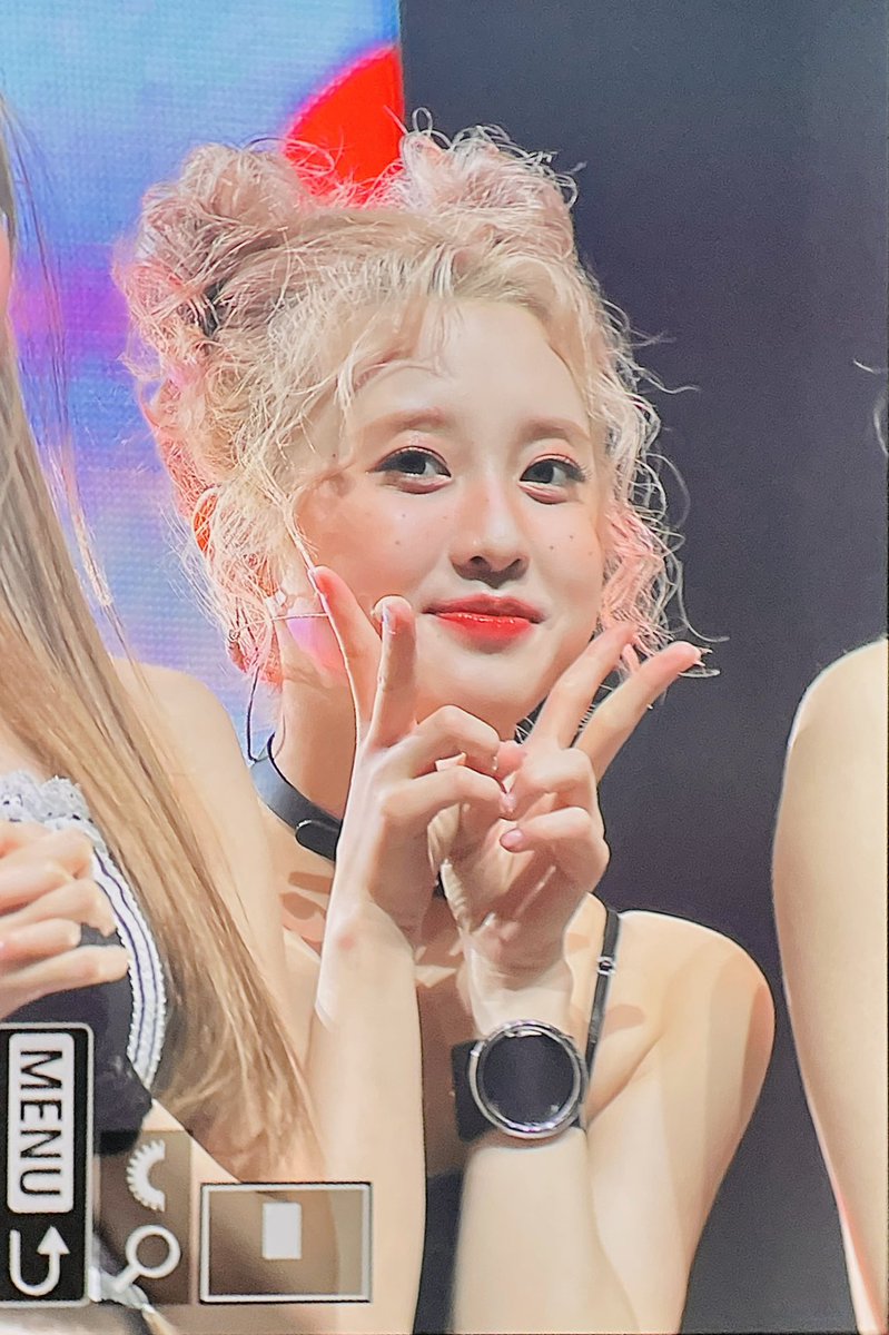 narangsz's tweet image. 이 … 이 초절정 깜찍이 어떡함???? 한입 가득 물고싶음…….