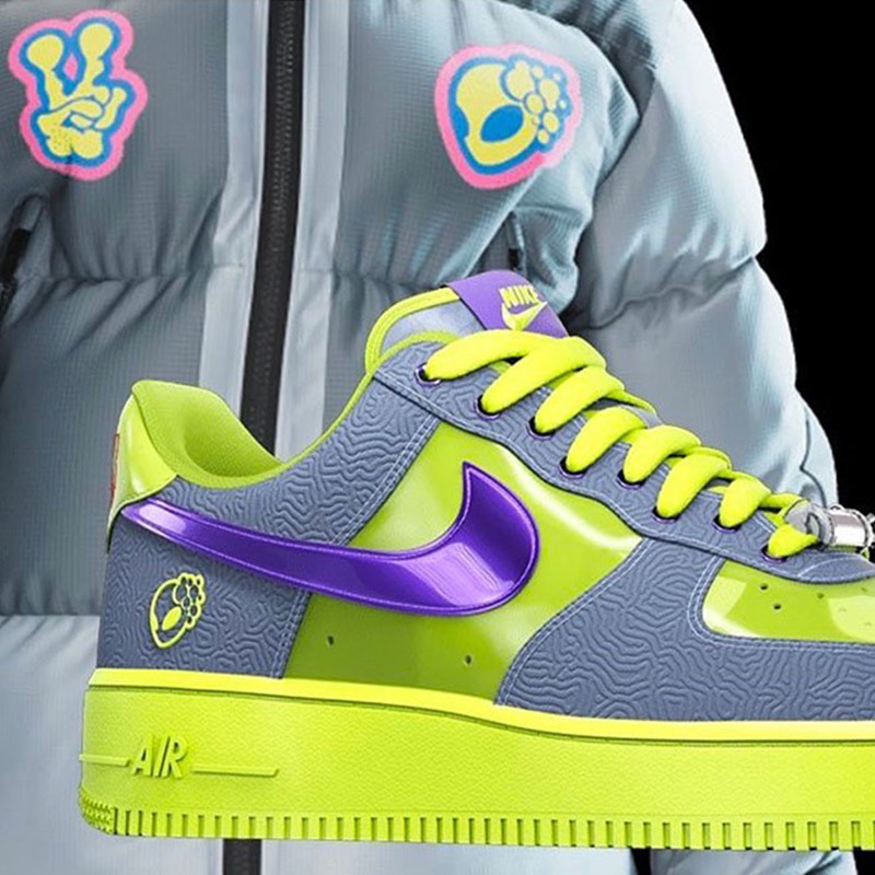 nicekicks's tweet photo. Phygital Fashion 📟

@RTFKT is set to release a collection of digital/physical Air Force 1's including Takashi Murakami's (@takashipom) first-ever Nike collaboration. 👀🎨