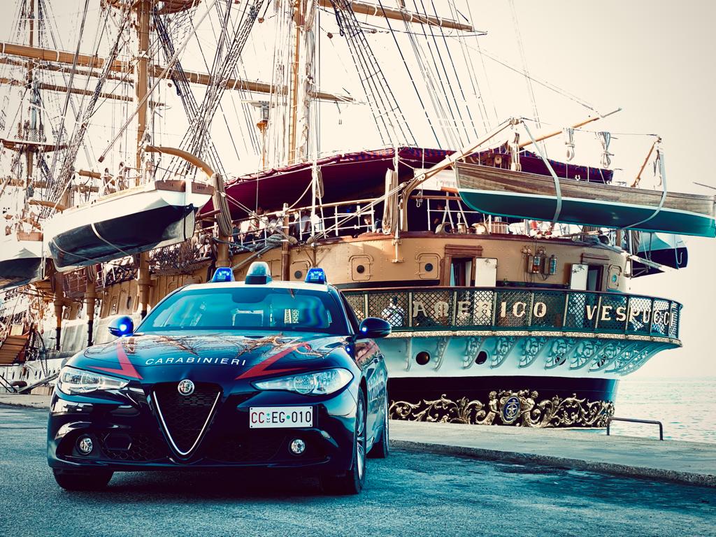 _Carabinieri_'s tweet photo. Buon pomeriggio da Manfredonia (FG), con l'Amerigo Vespucci della @ItalianNavy 
#Carabinieri #PossiamoAiutarvi https://t.co/TjZdoUeZs3