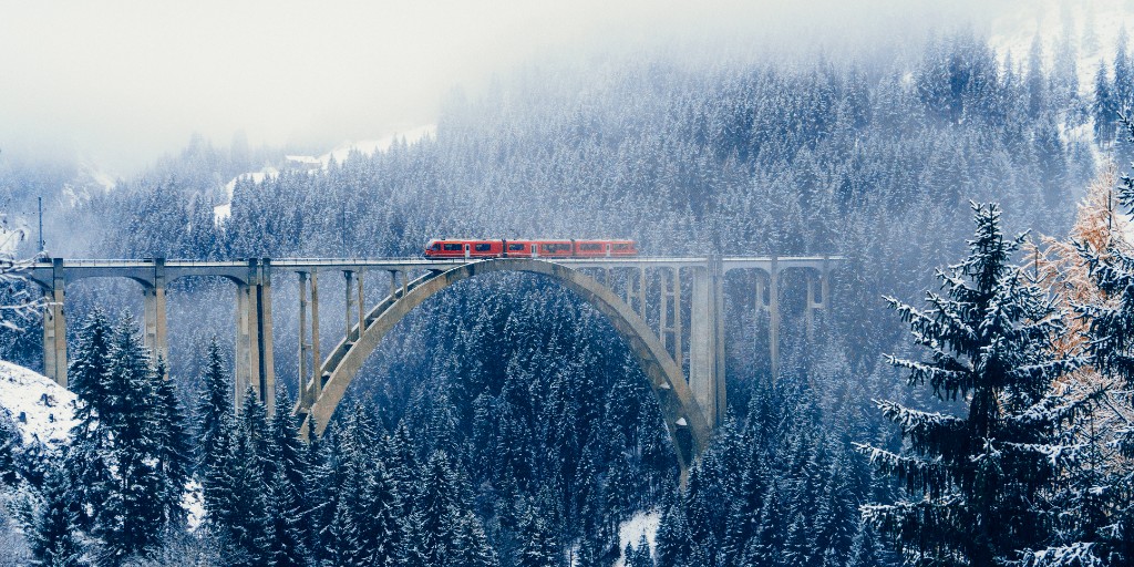 carrierholidays's tweet image. There's a whole world of adventure in the Swiss Alps aside from hurtling down whiter than white pistes and ploughing through powder-filled forests. Tap the link to find out why Switzerland has it all for a luxury winter adventure. bit.ly/3QSgs3d