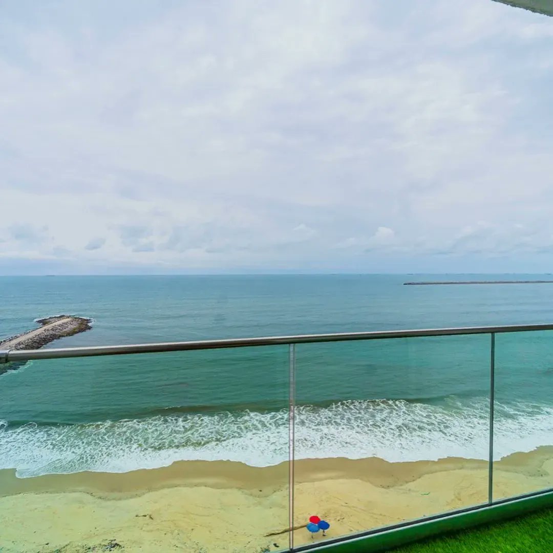 dreamwithadaku's tweet photo. 2 Bedroom Luxury Oceanfront Shortlet Apartment.
Location: Lekki Phase 1, Lagos.
-
Features:
•Swimming Pool
•Gym
•Tennis/Basketball court
•Snooker
-
For Inspection and Bookings
Call: 07053400029
-
#lekkishortlets #lekkihomes #shortletsinLagos #home #shortlethomes #shortlets https://t.co/tEtbBb0VS7