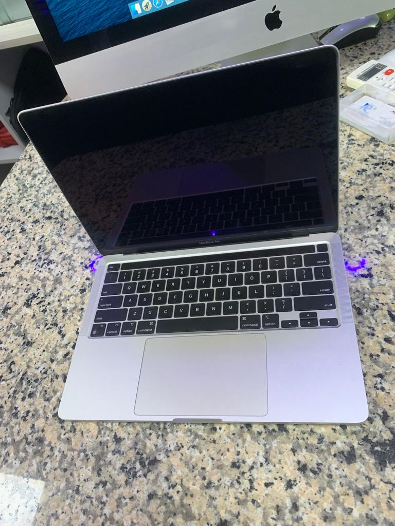 SamsonCLinus's tweet photo. Full Specification
MacBook Pro M1 2020 Price 640k
256 SSD
8gb ram
OS Monterey
Kindly RT &amp; 💙

Available at GUi computers KD and nation wide delivery call DM 07065699559
#dest #Aubameyang #Graphic #coding #mac #twitterblades #programing #Crypto #ASUUStrikeMustEnd #kd #kdpc #ukused https://t.co/8zL8Ip8S1e