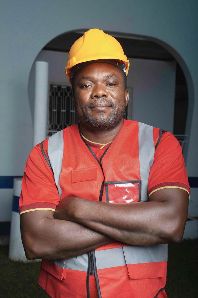 [ CARRIERES ]
C'est dans les grandes familles qu'ont construit de grandes histoires. #BARTHÉLÉMY, conducteur de travaux chez nous depuis 2015.
Vous avez votre place chez nous !

Crédit Photo <a href="/GroupeBelekani/">Groupe Belekani</a> ©