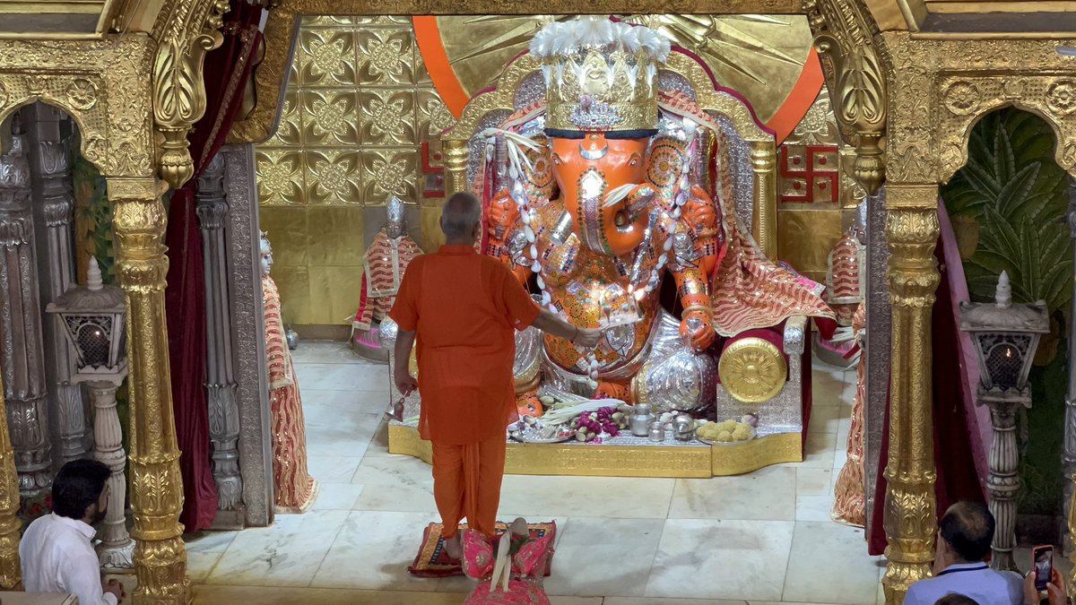 RanSodha's tweet photo. गणेश चतुर्थी की हार्दिक शुभकामनाएँ💐💐              #GaneshChaturthi https://t.co/rn8STkKwyo