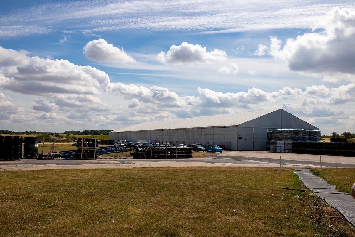 PACWOLF_UK's tweet photo. With a large space available, this particular unit is recommended for larger, pallets of goods which can be stacked easily and don't need to be under controlled temperatures.

Sound like the perfect solution for your business? Get in touch today 🐾

https://t.co/bXUfOpmpog https://t.co/tCotDhfv4j