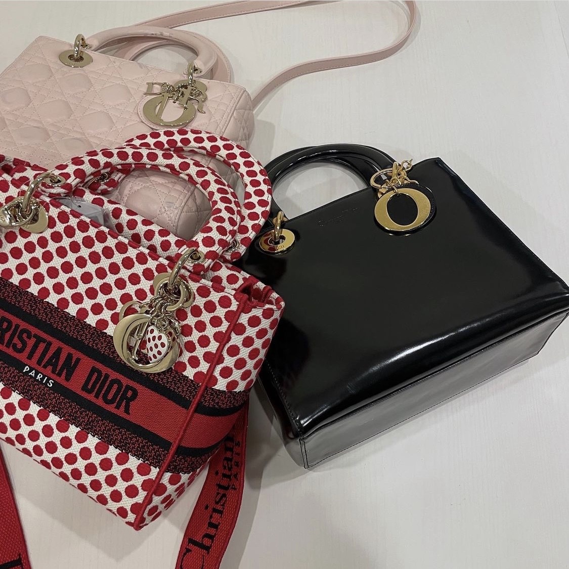 HappyPrice13's tweet photo. Your reliable wholesaler for luxury vintages.
.
#diorcollection
#dior #ladydior #diorbag
.
Pre-loved bags💼 jewelry💍 watches⌚
🛫Worldwide shipping
💌DM us for more details
#LuxuryBag #PrelovedBag #VintageBag #VintageJewelry #wholesalebags #wholesalewatches #wholesale https://t.co/80MPIr33Nk