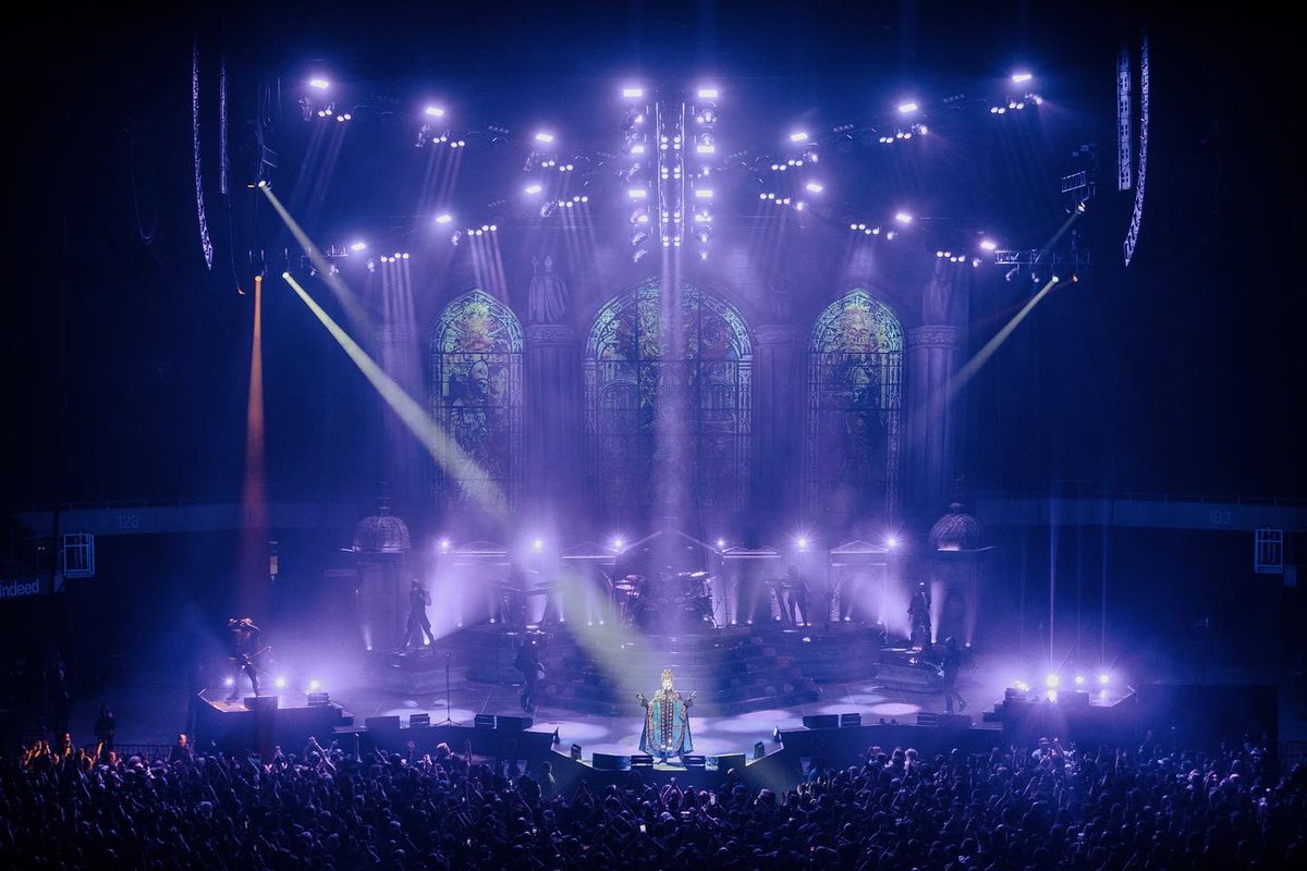 thebandGHOST's tweet photo. Children of Austin!

Finally back in the City of the Violet Crown and the late worker of the Two-Headed Dog… and what a night it has been. 
Thank you all for being so gawddamn great!

Good Night
/A Nameless Ghoul
📷: @ryancphoto https://t.co/FqUGSvef5b