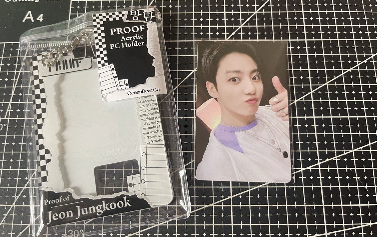 JeonEuphy's tweet photo. ʚ #Euphygives ɞ | Giveaway!

♡ Jungkook sowoozoo dvd pc 
♡One winner of Acrylic Photocard Holder

𓄼 For our beloved Kookie’s birthday!
𓄼 Will announce winner on September 1 11:59PM
𓄼 Just Reply a greeting and pic for our Jungkookie! 
   Optional: like and retweet https://t.co/xe6KXZqchp