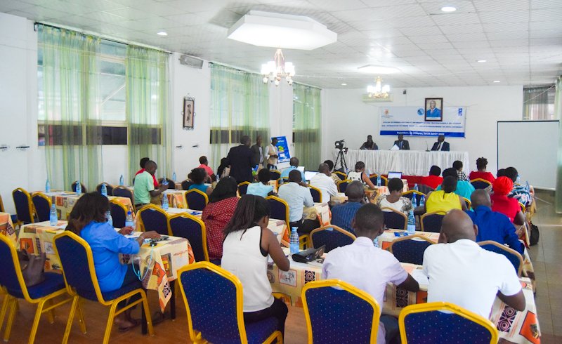 PNUDBurundi's tweet photo. Ce 30/8/2022, ouverture d’un atelier de sensibilisation et information des professionnels des médias sur l’intégration du genre dans les projets/programmes de développement orgnisé par l’ #AFJO avec l’appui de @PNUDBurundi. #futuresmartundp #ODD https://t.co/csxx64I5mL