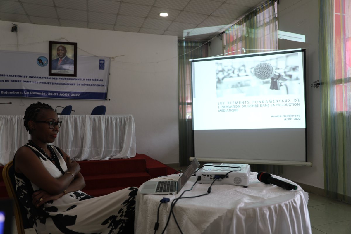 PNUDBurundi's tweet photo. Ce 30/8/2022, ouverture d’un atelier de sensibilisation et information des professionnels des médias sur l’intégration du genre dans les projets/programmes de développement orgnisé par l’ #AFJO avec l’appui de @PNUDBurundi. #futuresmartundp #ODD https://t.co/csxx64I5mL