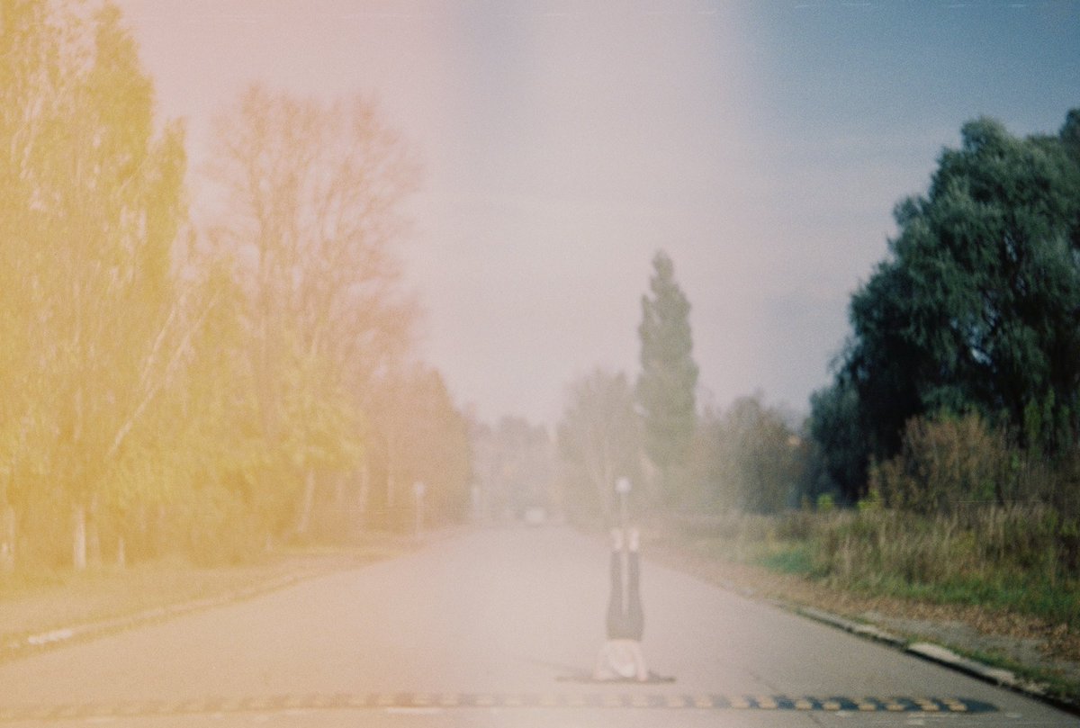 rastoltcevanna's tweet photo. good morning, my friends! 🧡
this morning I woke up and smelled that very smell, the smell of autumn chill...
Today is the last day of this summer, have a great time! There is a new time ahead, which will be filled with other feelings and events 💓🍁
#35mmfilm #2013year https://t.co/ul09fgvMKk