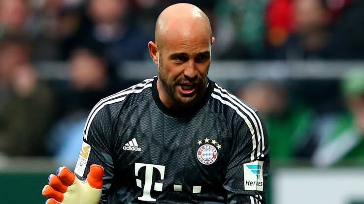 Happy Birthday Pepe Reina!   