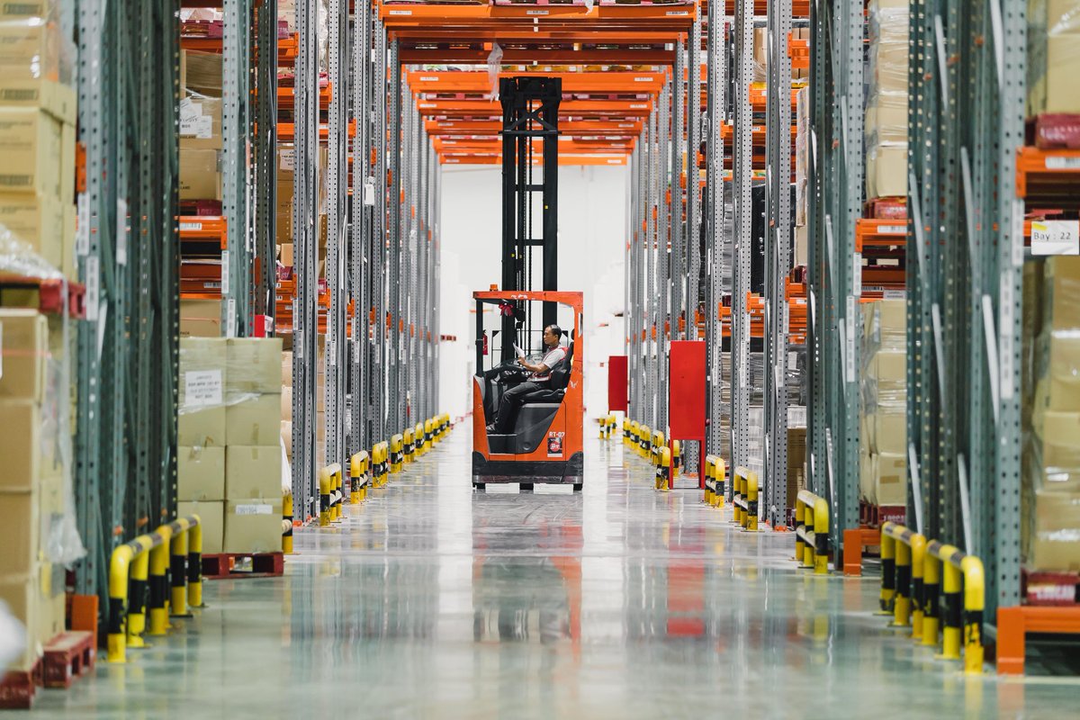 Maersk's tweet photo. 🌟We have completed the acquisition of LF Logistics, a Hong Kong - based contract #logistics company, with premium capabilities within #omnichannel fulfilment services, #ecommerce, &amp; inland transport in the Asia-Pacific region. Full PR here: https://t.co/gqVchdPiV6
#Maersk https://t.co/1i4Km2AYVd