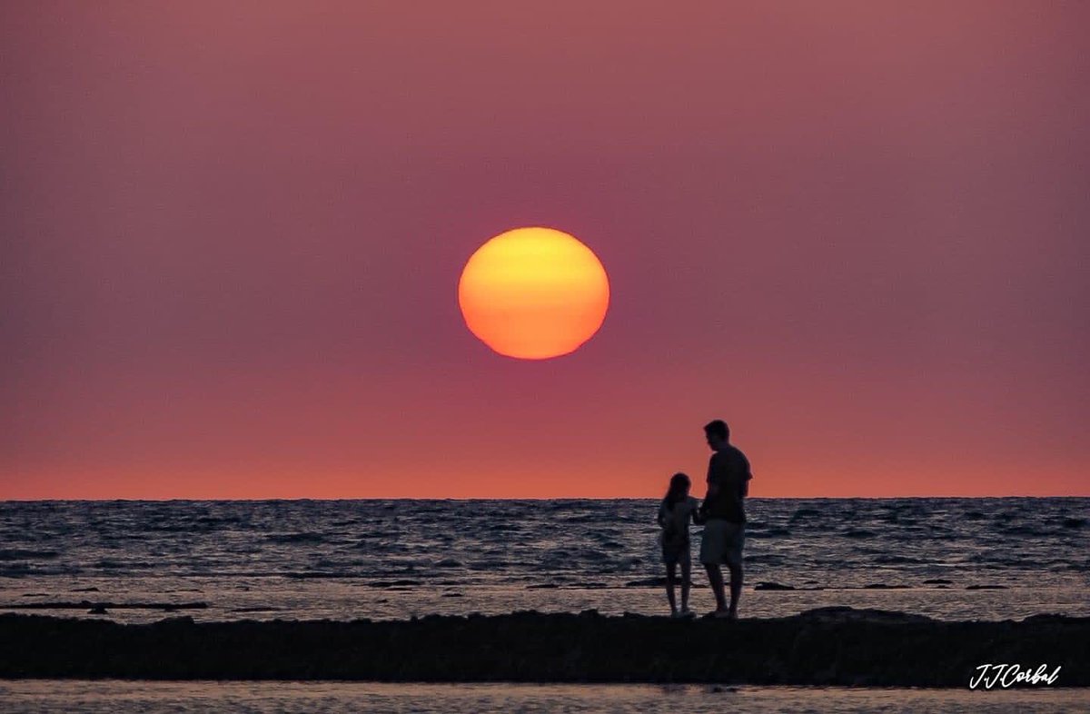 TurismoRota's tweet photo. Precioso #atardecerdeverano que nos regala @corbetoalonso en las #playasderota 😍🤗
.
#felizmiercoles #descubrerota #disfrutarota #rotasabeafelicidad
.
Beautiful #sunset at the #rotabeach #rotaspain to wish you a great #Wednesday 🤗😍
.
#discoverrota #rotathetasteofhappiness https://t.co/a3inDDZobN
