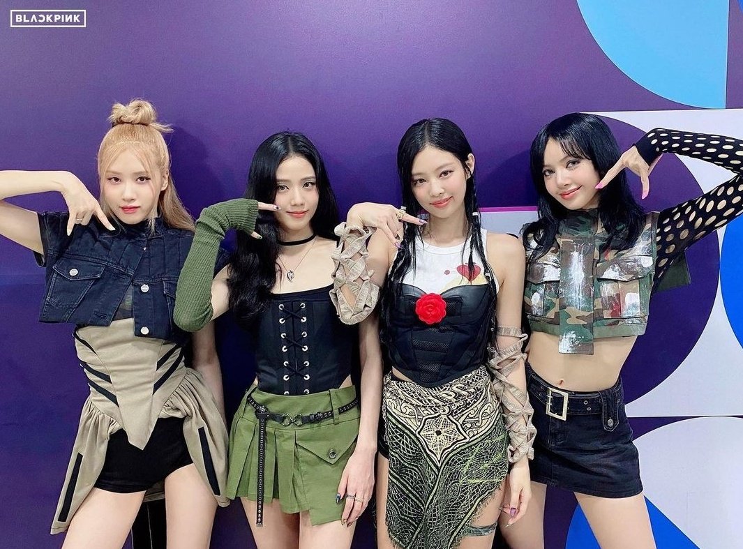 Yoon_islove's tweet photo. Mens
RESPECT FOR BLACKPINK
#RESPECTFORLISA #RESPECTFORJENNIE #RESPECTFORJISOO #RESPECTFORROSE https://t.co/9gLaOBkgp8