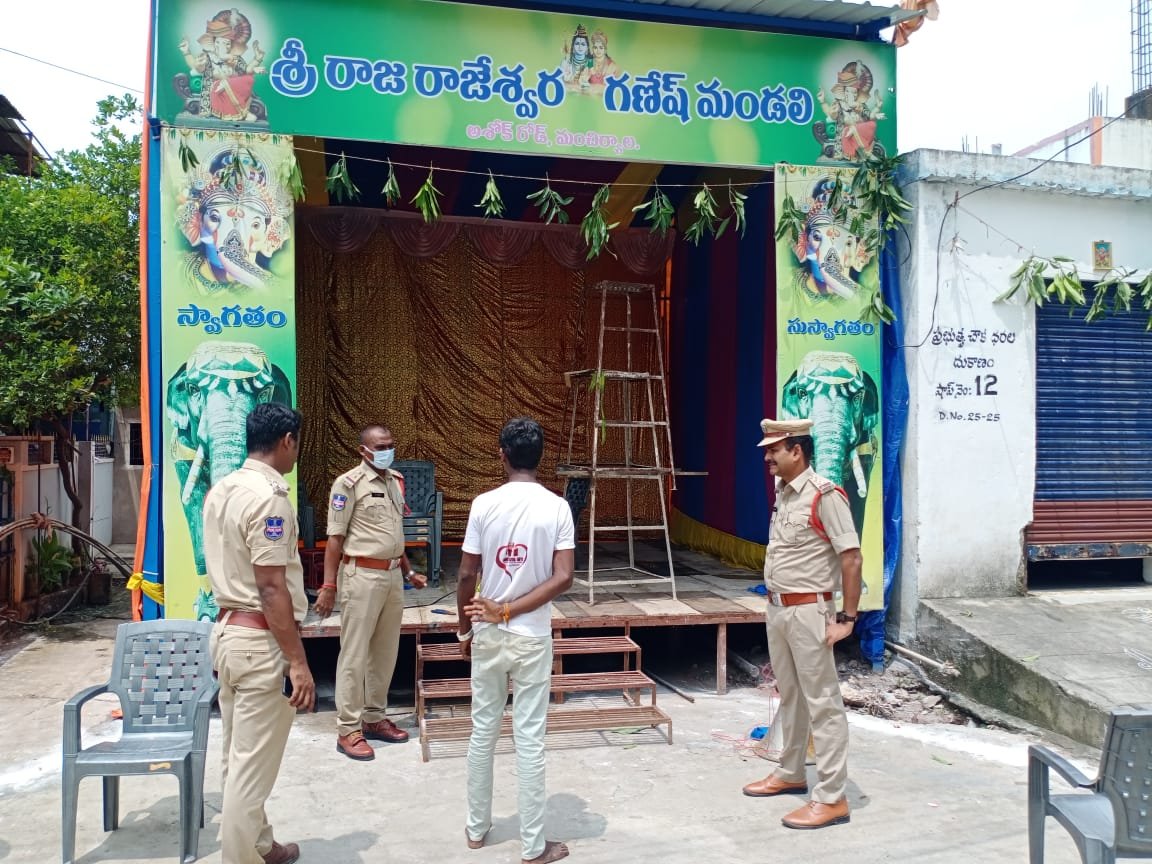 In view of Ganesh festival I along with staff checked All Lord Ganesh Idols in the limits of Mancherial Town PS and given instructions to Organizers regarding  Safety measurements.
<a href="/cpramagundam/">CP RAMAGUNDAM</a> <a href="/TelanganaCOPs/">Telangana Police</a>