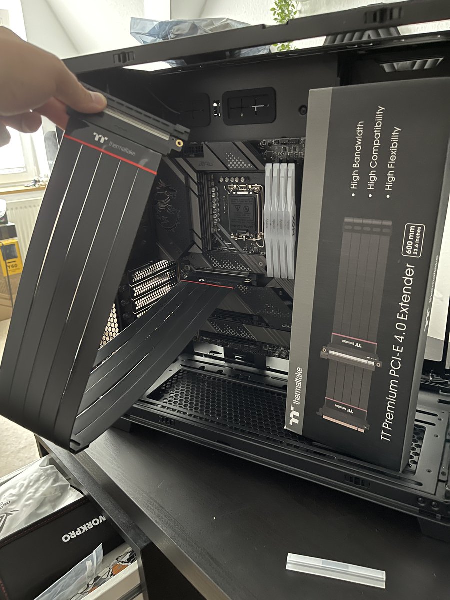 technika_builds's tweet photo. Ein super spannendes RGB Projekt erwartet uns als nächstes ❤️💙💚 - Wer RGB liebt muss das sehen 😊 … stay tuned!! @Caseking @msigaming_de @GlobalLianli @ApacerGlobal #rgb #morergb #lianlistrimer #rgb4tw #gaming #gamingpc https://t.co/rK0LJ7UcsU