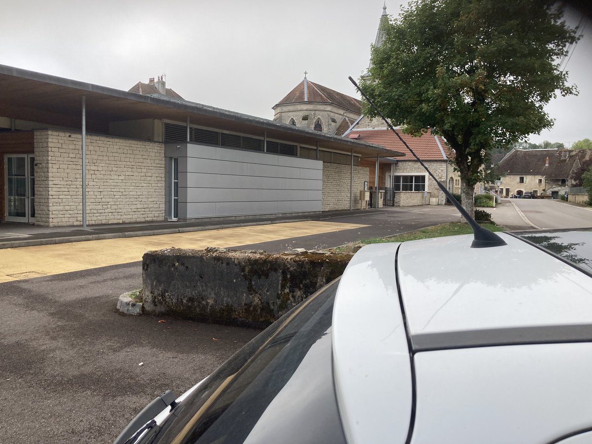 Bonne rentrée à tous les enseignants ! L’équipe de circonscription rend visite à toutes les équipes pour accueillir les nouveaux collègues et répondre aux dernières interrogations avant l’arrivée des élèves 😉 <a href="/DSDEN70/">DSDEN de la Haute-Saône</a> <a href="/PhDestable/">Philippe Destable</a>