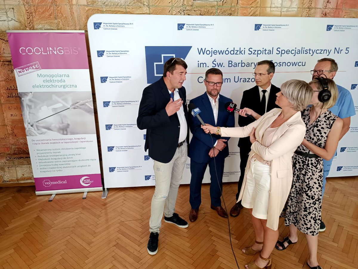 FBurdio's tweet photo. Delighted for the invitation to operate a complex #hepatectomy with https://t.co/qDSkJtCskk by Dr. Murawa, president of Polish @ESSOnews &amp; Dr. Z. Lorenc in Katowize (Poland). @IHPBA @aecirujanos @SCatCir @hospitaldelmar @UPFBarcelona @AQGimbernat https://t.co/hNcDyxK599