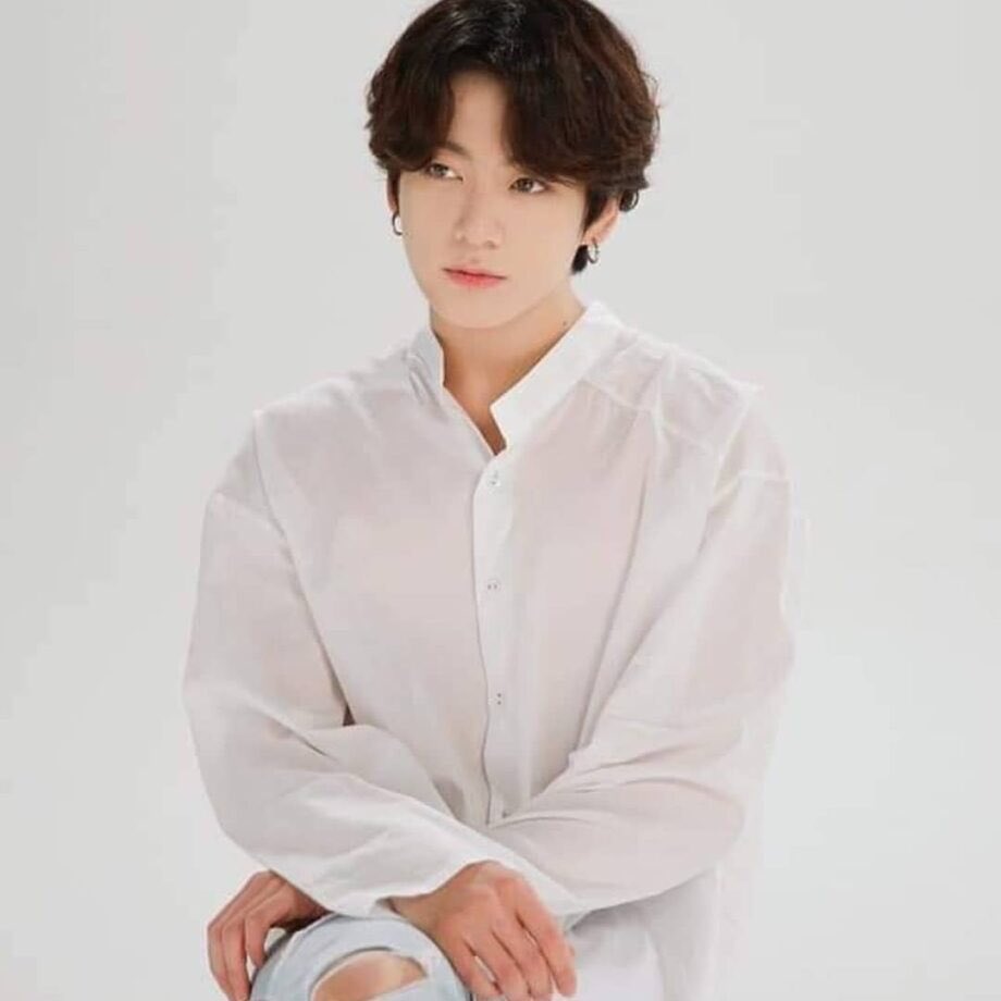 Kumaragecs's tweet photo. @JK_97guk You look so cute and as usual handsome so what are you going to do tomorrow?☺️ https://t.co/zN653SwSWx