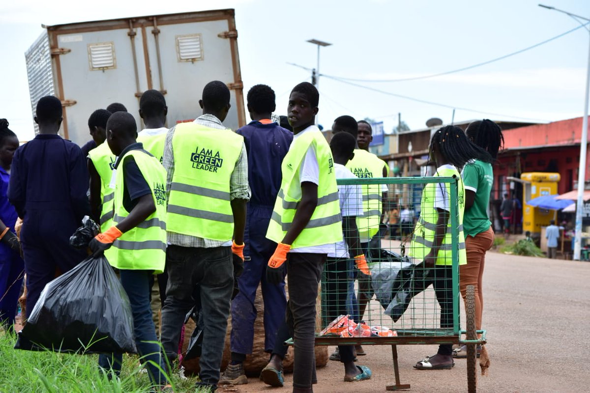 TakatakaPlastic's tweet photo. It’s not just about making our environment look good, it’s about keeping our planet and ourselves healthy!

We are so grateful for the incredible turnout at our last cleanup at Lacor Centre. It was heartwarming to see people come together for a common cause. 

#MakeGuluGreen https://t.co/Zk53g7syRj