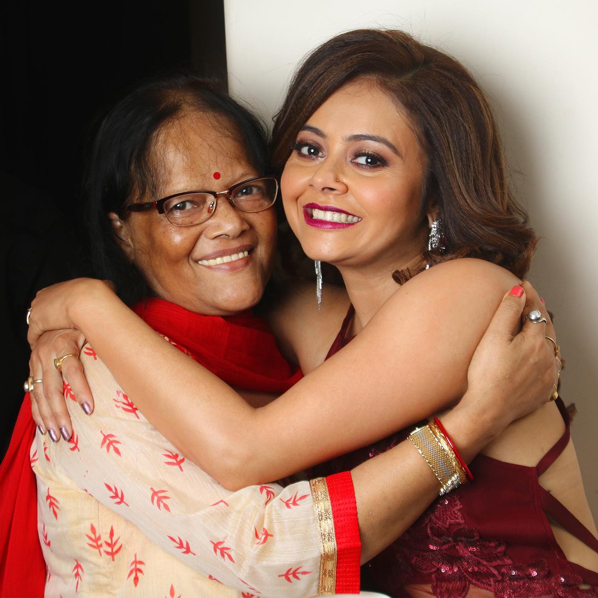 devoleena_my's tweet photo. Born with Beti Hui Hai - Living as Beti Ho to aisi !♡

HAPPY BDAY ANIMA MAA https://t.co/QmddVPySIW