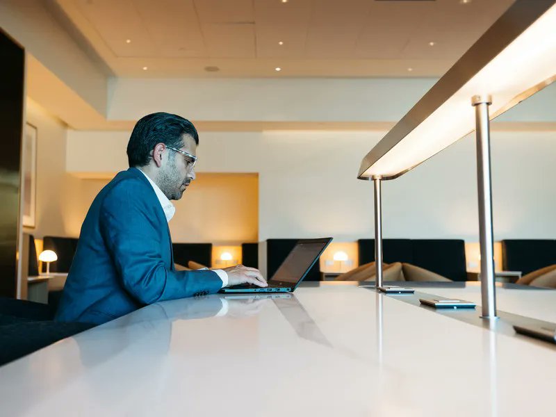 lounge_review's tweet photo. Finish your work in one of the dedicated workstations at the @britishairways Lounge in San Francisco Airport before your flight.
https://t.co/x7uvehLBMN 
@flySFO https://t.co/dwJKndwzXc