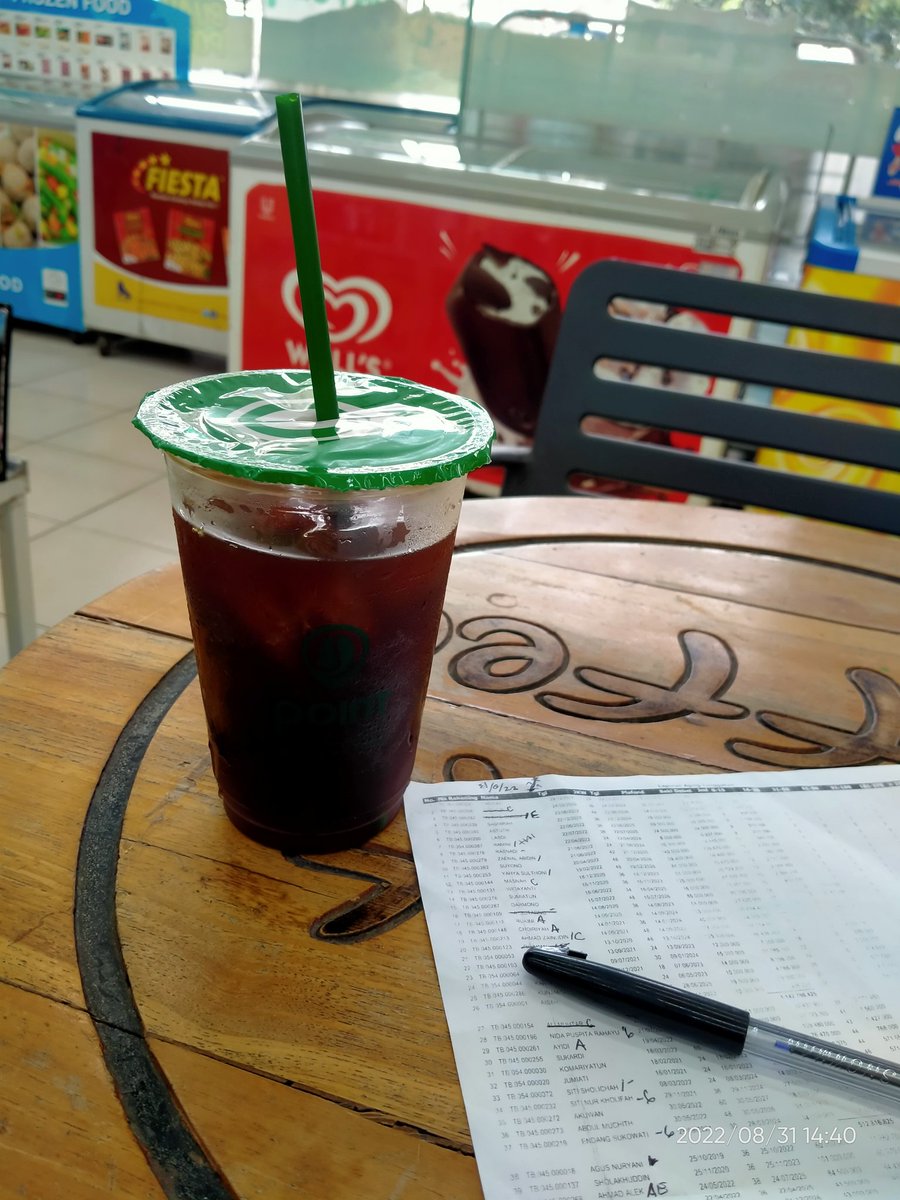 saerulzaman's tweet photo. In the end of month. Tidur cukup saja berasa kurang. Siang bolong macam orang bergadang. Tapi tak ape lah. A cup of Americano solusinya 🥱💯 https://t.co/YBYujUhxOW