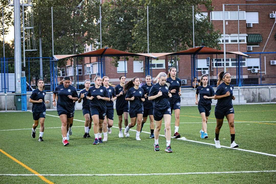 fuenlatlantis's tweet photo. Nuestros equipos juvenil, cadete y senior femenino y masculino, seguirán hoy con la preparación para la pretemporada 💪🏼

Esto sólo acaba de comenzar… 🛫💥💙 https://t.co/umhGWpNH3H