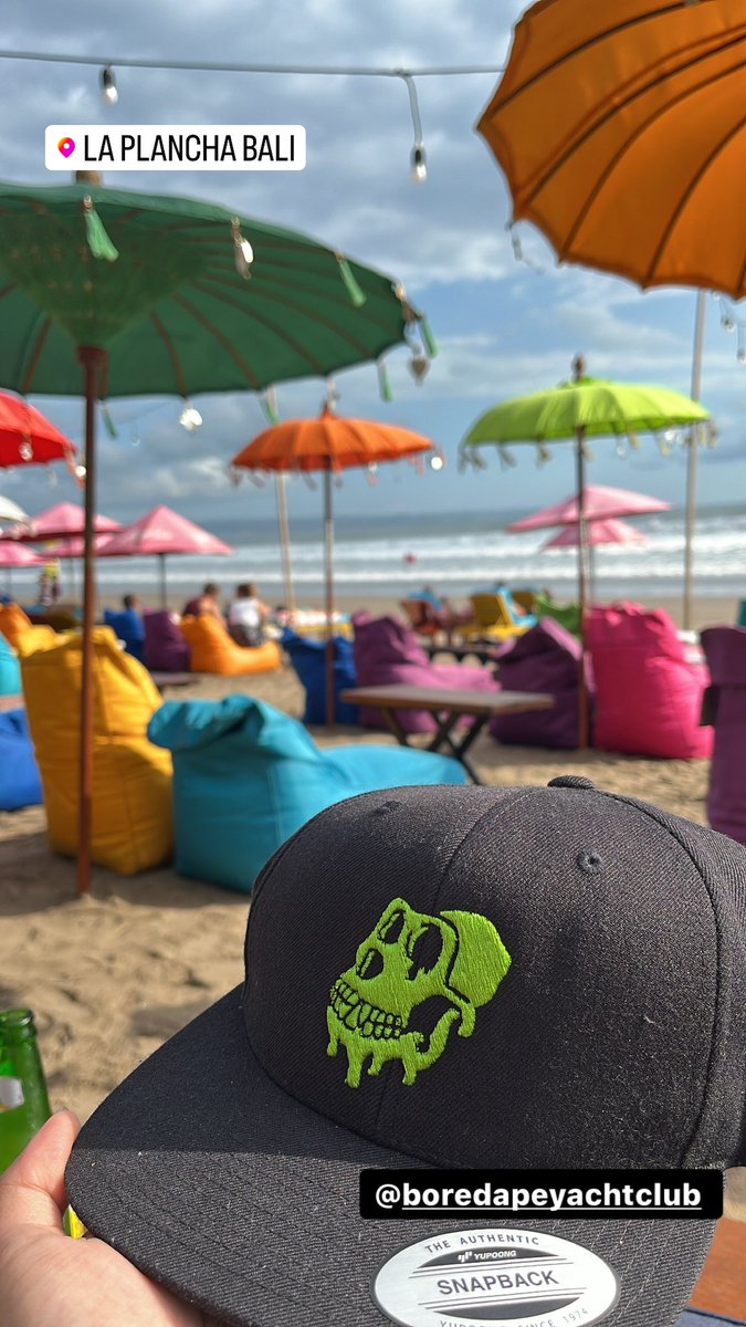 ariesyuangga's tweet photo. My fav snapback of all timeeee 🧢 

🏝 🦍 @BoredApeYC #MAYC https://t.co/yYZrU76b5w