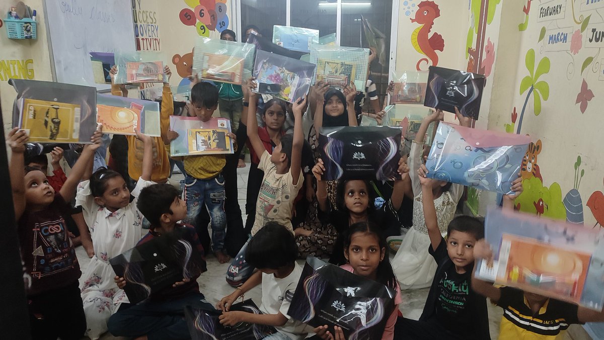 gullyclasses's tweet photo. Stationary Kit Distribution by @LCMahavirNagar &amp; @Rcbombaypowai to kid's of Gully Classes on Sunday.

@poojadesaid @quaiser_khalid @Jksoniias #GullyClasses #Gcf #Gcf4Education https://t.co/xTPv5fQrPc
