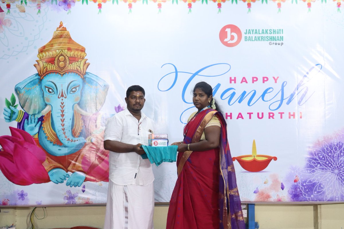Fuehrer_fintech's tweet photo. Gift hampers given to our employees
#GaneshChaturthi #fuehrerfintech https://t.co/h4Q6U3fT7h