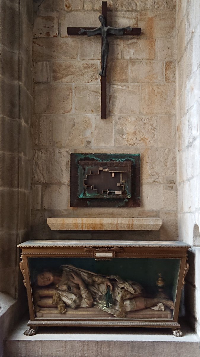 NunezBargueno's tweet photo. Finaly, 3) a few images that made me think of @TineV_Osselaer 's work on religious bodies. Could not find info about her, but will keep looking, her story is probably fascinating. A great reason to come back, next year 😉 https://t.co/VaNcPv4dSV