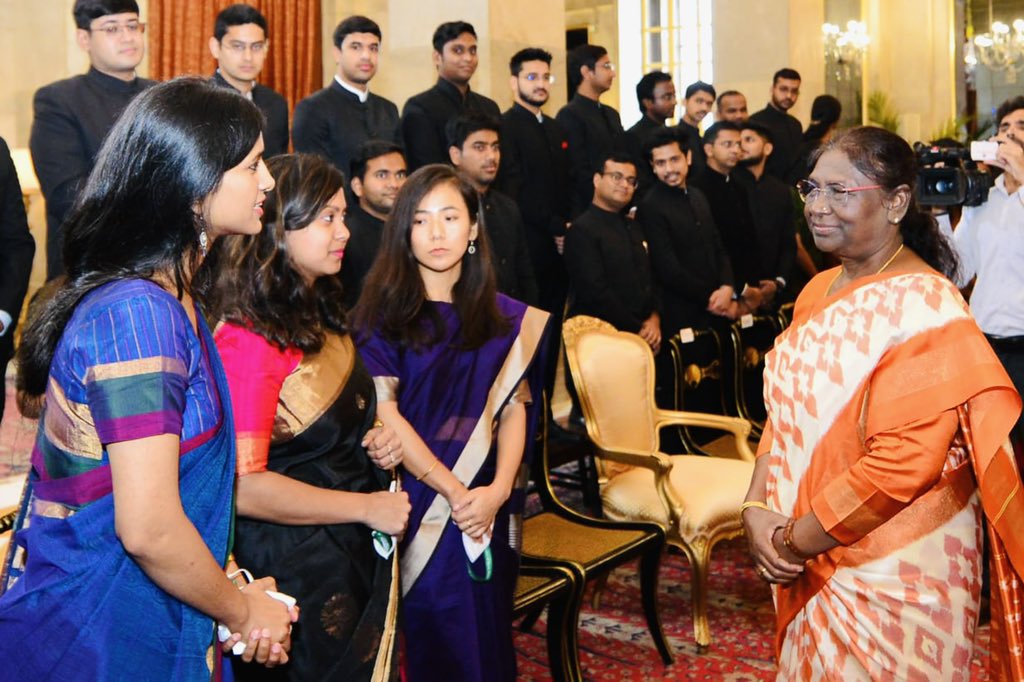 NamgyalAngmo's tweet photo. Called on the Hon’ble President of India! https://t.co/wugZwKIzgd