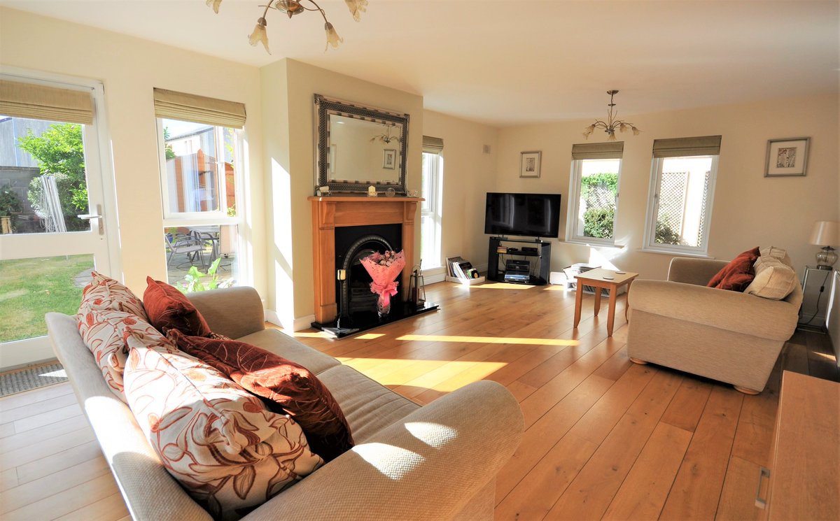 Townshends2's tweet photo. NEW TO THE MARKET a very attractive 3 bed house in Riverview, Slane, Co Meath asking €315,000 https://t.co/y2wGD1HbbM https://t.co/cPvCzPRBQ3