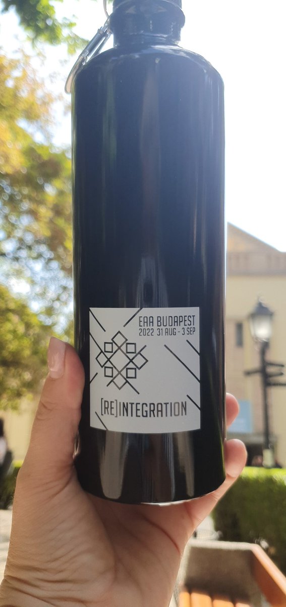 archaeodrea's tweet photo. #EAA2022 is doing a green annual meeting and gave eveyone a refillable water bottle 😁 https://t.co/KRiPs3PORP