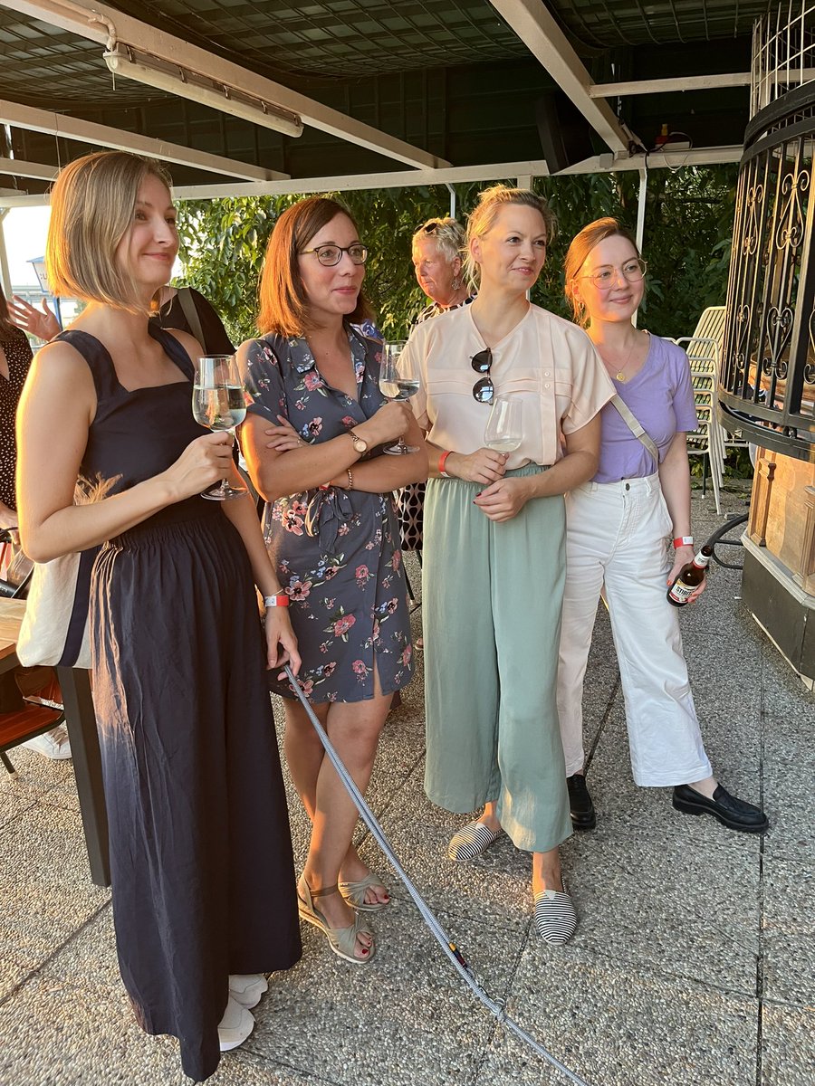 Sich beim <a href="/Frauen_Netzwerk/">FrauenNetzwerkMedien</a> Sommerfest auszutauschen immer wieder ein Highlight. So viel Inspiration, Vertiefung, erfreuliche News … Da geht eins hochmotiviert die anstehenden Challenges an. #netzwerkfrauen