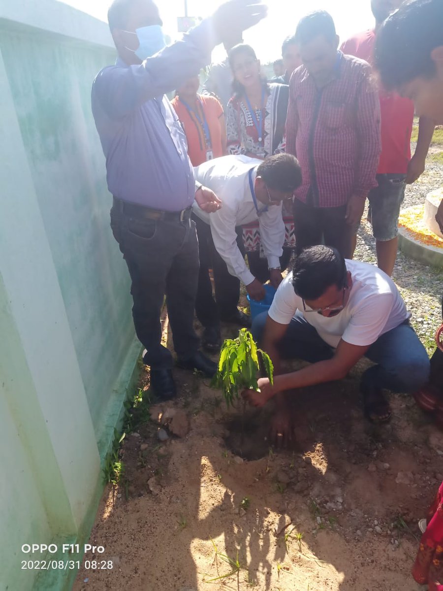 RemunaNac's tweet photo. Tree Plantation Programme on the occasion of Local Self Govt. Day 2022 in presence of Hon'ble MLA Remuna,Respected Chairperson Madam, Councillor, Executive Officer &amp; Staffs in respect of Remuna NAC https://t.co/zTiBOb3vkg