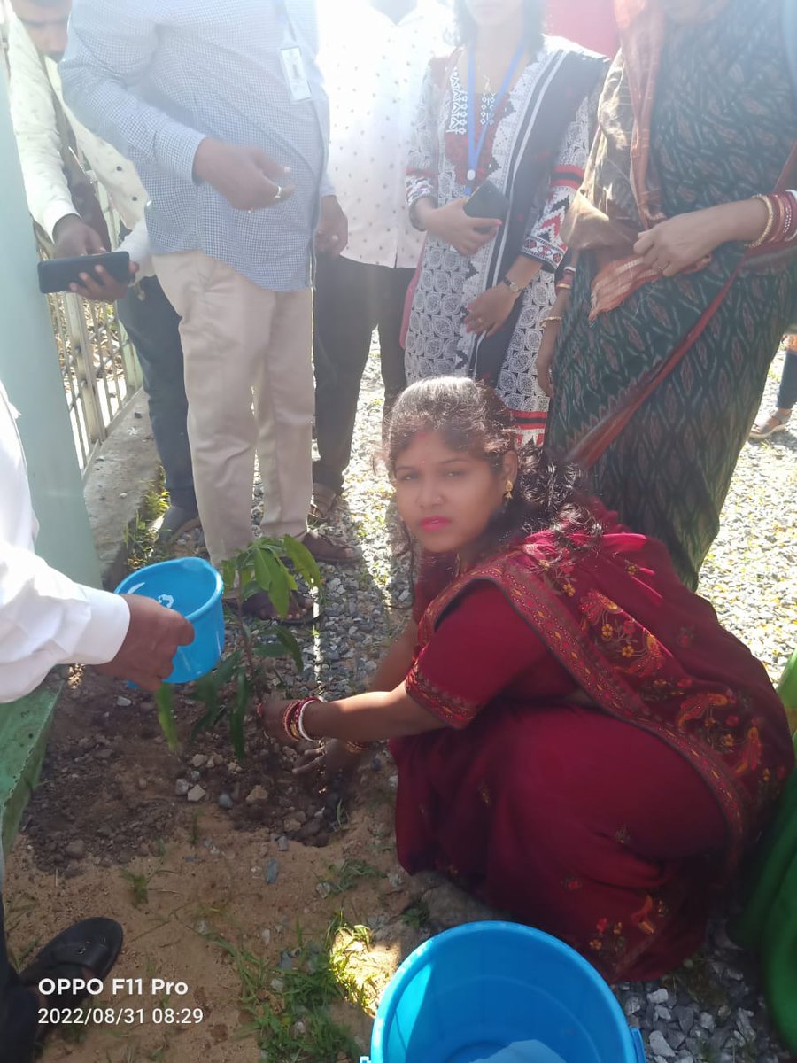 RemunaNac's tweet photo. Tree Plantation Programme on the occasion of Local Self Govt. Day 2022 in presence of Hon'ble MLA Remuna,Respected Chairperson Madam, Councillor, Executive Officer &amp; Staffs in respect of Remuna NAC https://t.co/zTiBOb3vkg