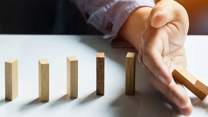 TheBCEye's tweet photo. How do you go about “recession-proofing” your #resilience #budget and saving it from cutbacks? BCI gold sponsor @_iluminr has curated three #Microsimulations to run to bring attention to the organizational levers deemed critical in a #recession. Read more: https://t.co/cPbpucDYne https://t.co/mNSWjSBeEf