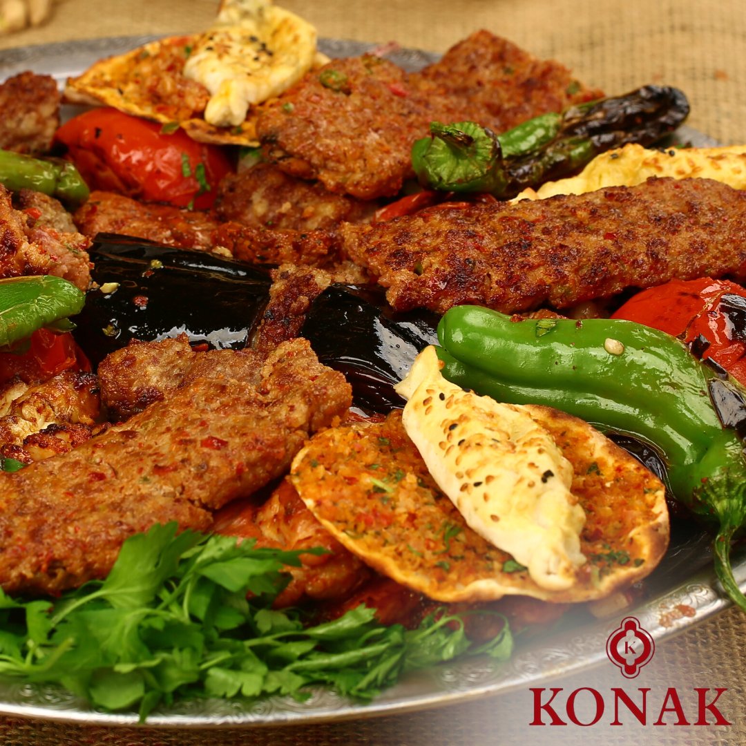 Karışık Kebap; aklınızı başınızdan alacak yemeğe doyamayacağınız bir tat!

Mixed Kebab; A taste that will blow your mind and you can't get enough of it!

#konakkebap #konakkebaptaksim #karışıkkebap #kebap #güveçtemantarlıkuzu #güveç #çöpşiş #iskenderkebap #lahmacun #pide