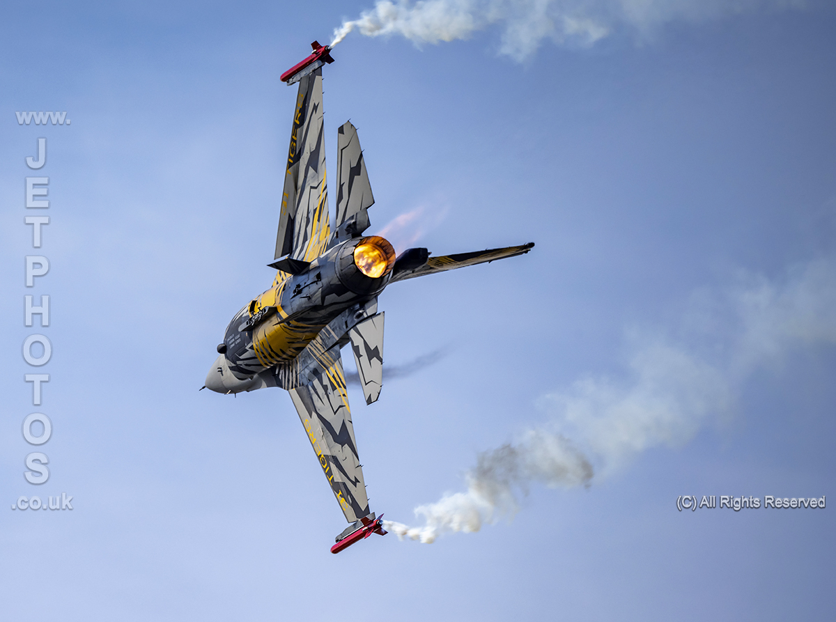 JetPhots's tweet photo. @BAFf16display just fantastic in the air and stunning livery on both jets @airtattoo
#Viper #XTiger @AirshowsOfTheUk @UKAirshowReview @NikonEurope https://t.co/b3hDLBzpC6