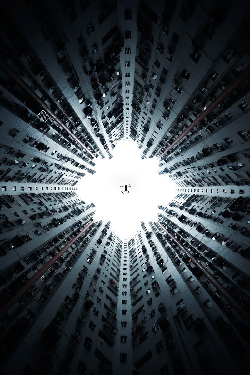 GM ☕️ NFT Artists and Collectors 👋 
25 Floors - An urban/street photography 1/1 foundation piece is now live! 

▪️ The reserve will start at 0.3ETH for 48 hours only, after which the reserve will go up to 0.5ETH

🔗+🧵👇