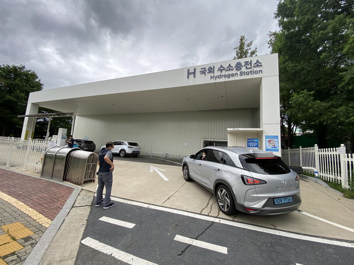 tweeter_vincent's tweet photo. La Corée du Sud est classée cinquième parmi les pays les plus innovants au monde. La mobilité hydrogène joue rôle prépondérant dans ce classement. Le pays ambitionne d'en devenir le leader mondial en 2040 https://t.co/mvjO7f3LKS