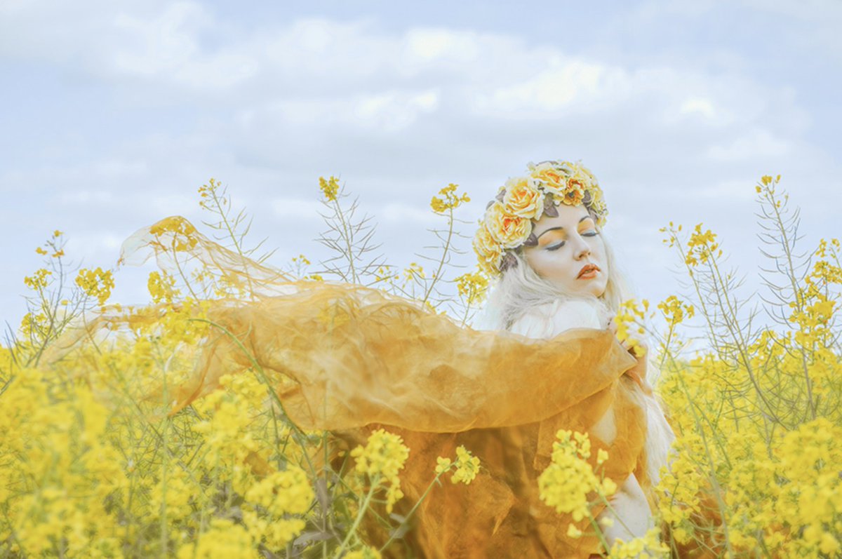 X_Hall_ViExHall's tweet photo. Gm gm🌞#artlovers!! 
Wish you a beautiful day with Dear @AnaIsabel_Photo’s “The Divine Feminine” #NFTcollection 🌼📸

https://t.co/OzJoYAViKJ

#nft #nfts #nftcreators #nftartgallery #XHall #NftBlueHall #XHallCommunity #nftcommunity https://t.co/XzU40wUc14