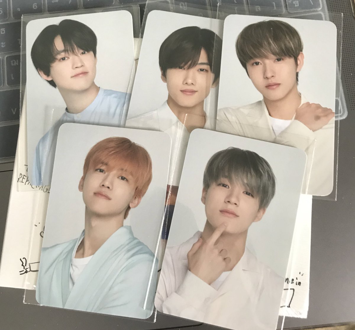qxblessme's tweet photo. พร้อมส่�� 
การ์ด mernel limited. 
เหลือ อินจุน , เหรินจวิ้น 

240 รวมส่ง 

#ตลาดนัดnct #ตลาดนัดnctdream https://t.co/WxMyCt5Twm