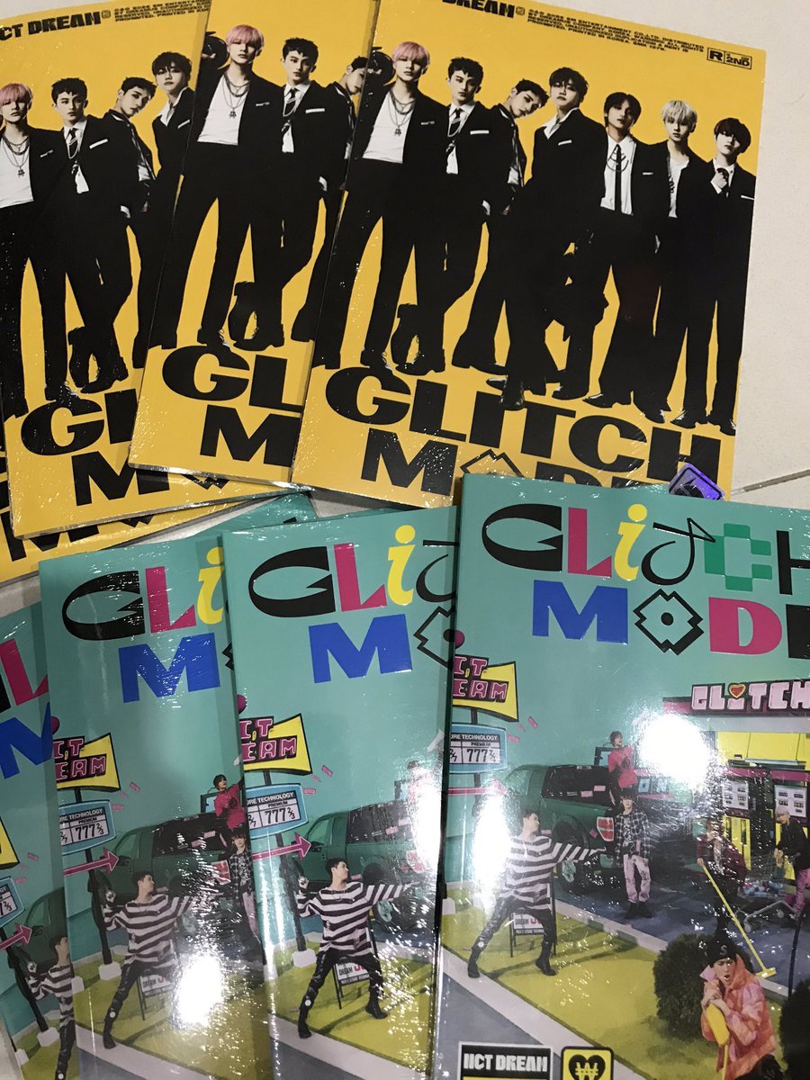 qxblessme's tweet photo. อัลบั้ม nct dream glirchmode 
Scratch ver.
3 อัลบั้มสุดท้าย 

ลดเหลือ 250 
รวมส่ง ems 
ไม่ใช่อัลบั้มไซน์นะคะ บั้มรอบเคทาวค่ะ 

#ตลาดนัดnct #ตลาดนัดnctdream https://t.co/FUmGOERqP7